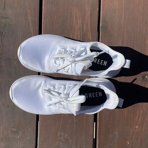 Barely worn Adidas cloud foam sneakers. Work then a couple times walking